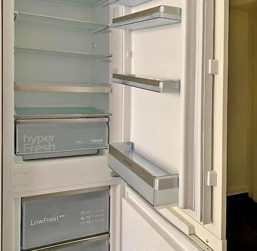 Appartamento Comfort For One Guest With Shared Bathroom In Enge Near Centre & Zurich, July & August Only Zurigo