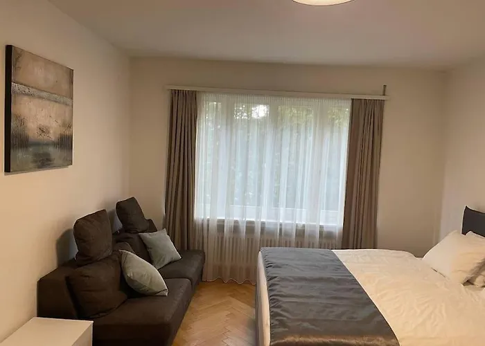 Comfort For One Guest With Shared Bathroom In Enge Near Centre & Zurich, July & August Only Zürich